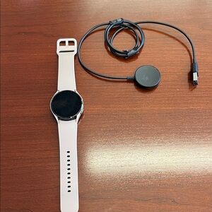 Smartwatch with Charging Cable - light Pink